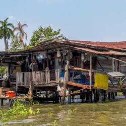 Häuser wie diese gibt es in grosser Zahl - ob sie wohl noch bewohnt sind?