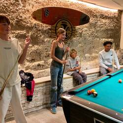 Die Kinder gönnen sich. Eduardo ist hier zu Hause