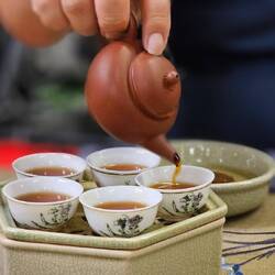 Hier wird Tee zeremoniell zubereitet.