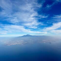 Blick auf Teneriffa und den markanten Teide