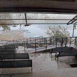 Nach dem Weg vom Boot zum Bus klatsch nass gewesen