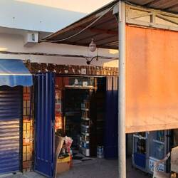 Tante Emma Läden gibt es alle paar Meter