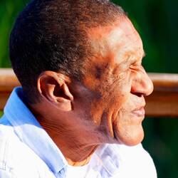 Adel wartet auf uns in der Sonne.