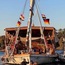 Die Besatzung freut sich, dass wir zurück sind