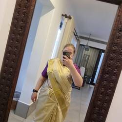 Mein einziges Bild mit meinem Sari 🙈