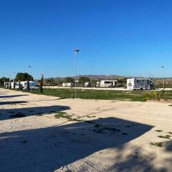 Ein wirklich großzügig angelegter Stellplatz- kaum zu glauben dass er gratis ist!