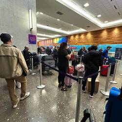 Leider dann wieder warten fürs einchecken, weil unser Online Code nicht funktioniert