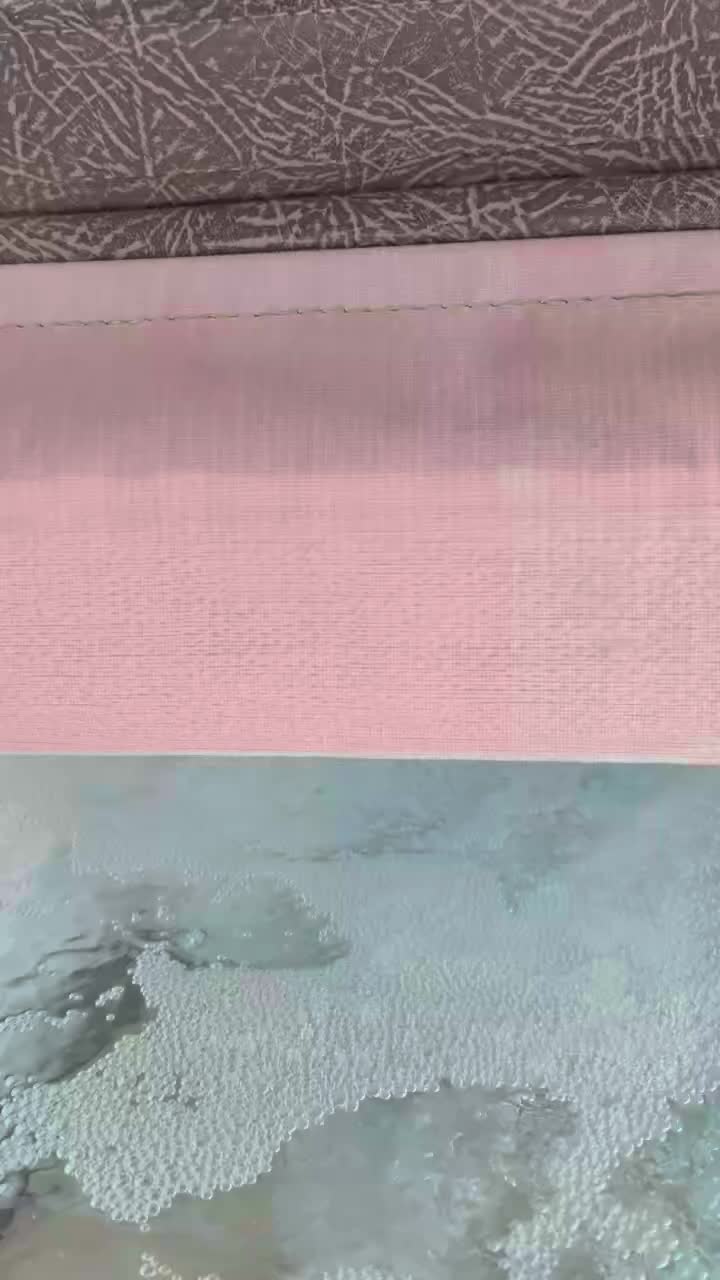 Der Jacuzzi hat gestern abends noch funktioniert. Nun wollte Ina auch; er aber nicht. Schade.