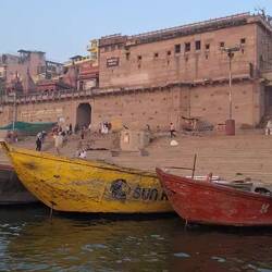 En epoca de lluvias, las escalinatas quedan bajo el agua.