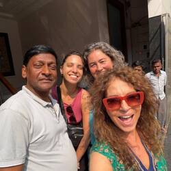 Messi, nos metió 3 goles (léase 3 pañuelos de seda innecesarios)