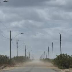 Der Weg zu einem Zwischenstop an der Küste im Sandsturm