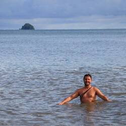 So entspannt badet man nur, wenn der Bademeister sein okay gibt