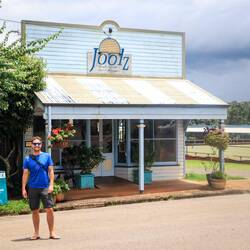 Das Dörchen Yungaburra wartet mit sehr schönen alten Häusern auf