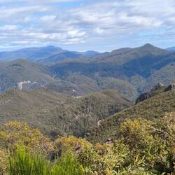 Aussicht vom Round Mountain Lookout unterwegs