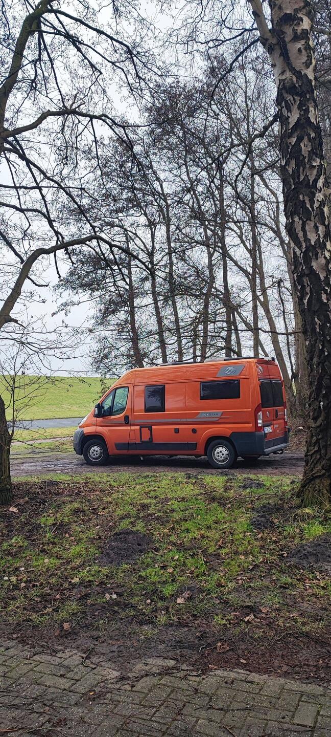 Direkt am Jadebusen gelegener kleiner Parkplatz