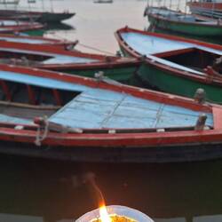 Ofrendas a la diosa Ganga