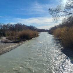 Der Ouvèze führt reichlich Wasser.