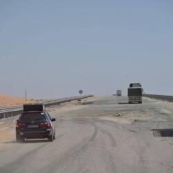 Schlagloch-Slalom wie damaks in Turkmenistan.