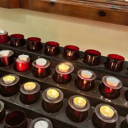 Eine Kerze für Charly in der Kirche von Tabernas