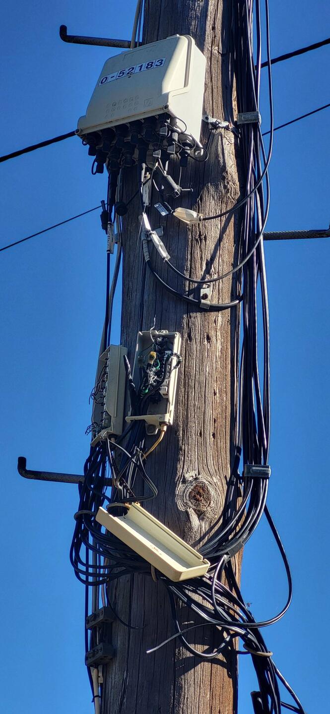 Ja, ja, die Elektriker im Süden. Die haben's halt drauf. 😱 Regnet ja selten.