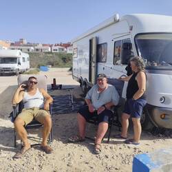 Kriegsrat, wo es hingehen soll 🤔