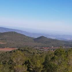 Nach jeder Kuppe, neue bizarre Berg- und Hügelwelten