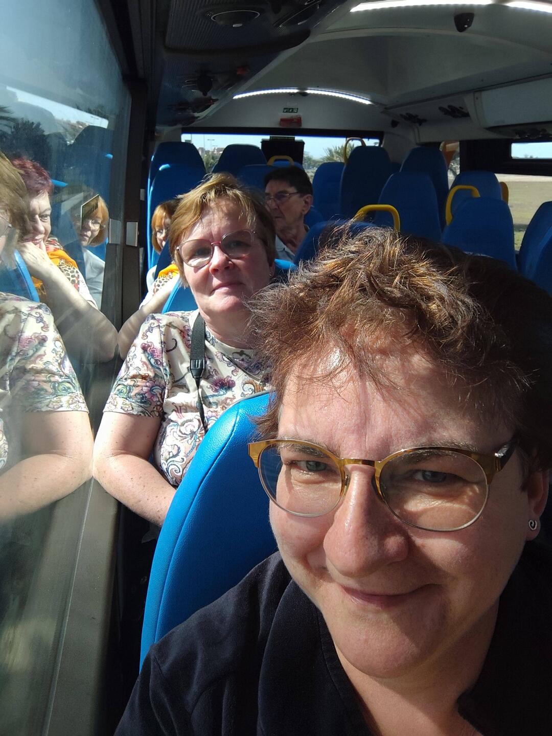 Gemütlich geht's im Bus.....