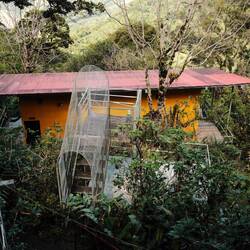 Viele Gebäude auf dem Hügel