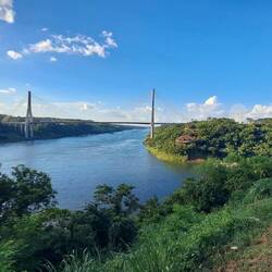 Links Paraguay , rechts hinten Brasil und vorne Argentina.