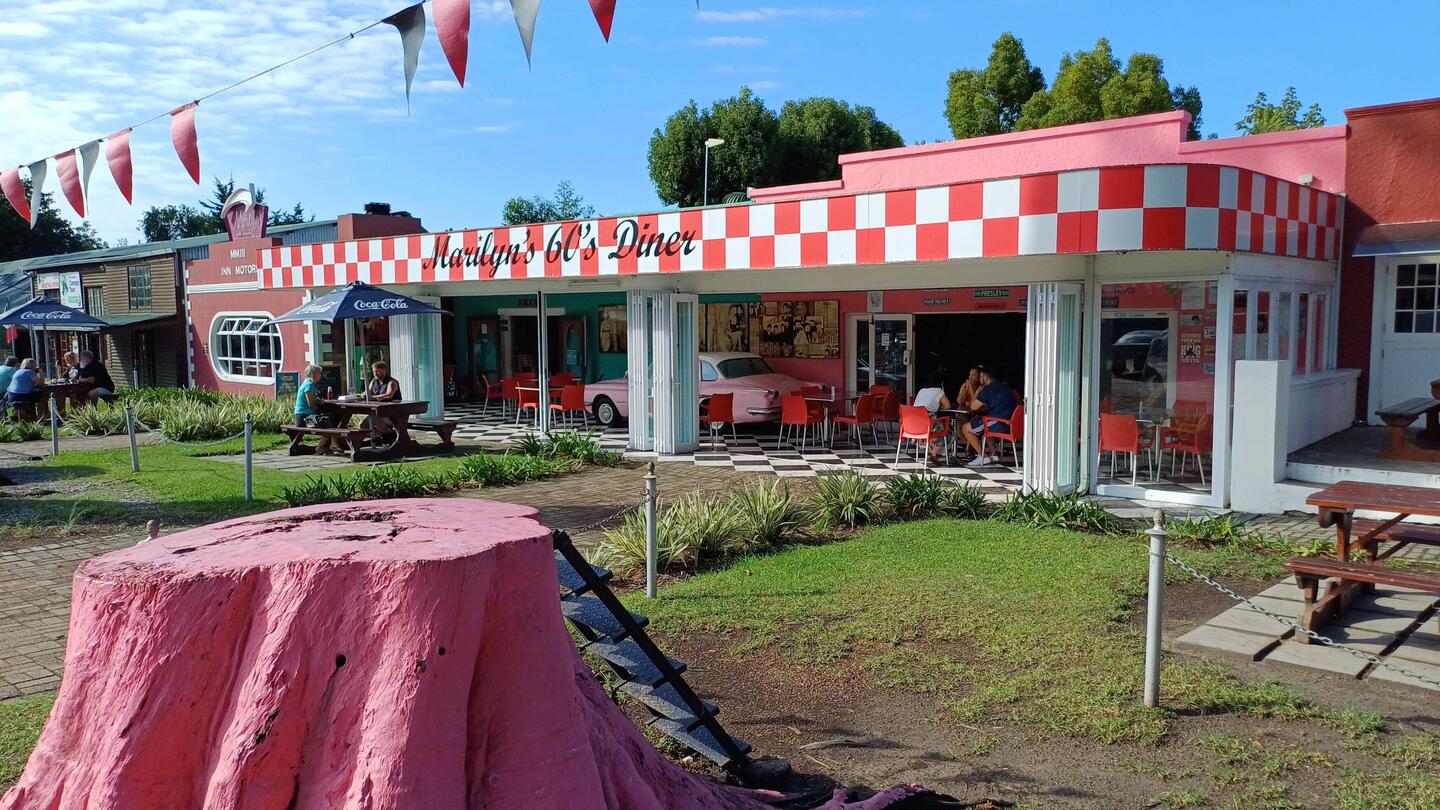 bei Marilyn's 60's Diner,