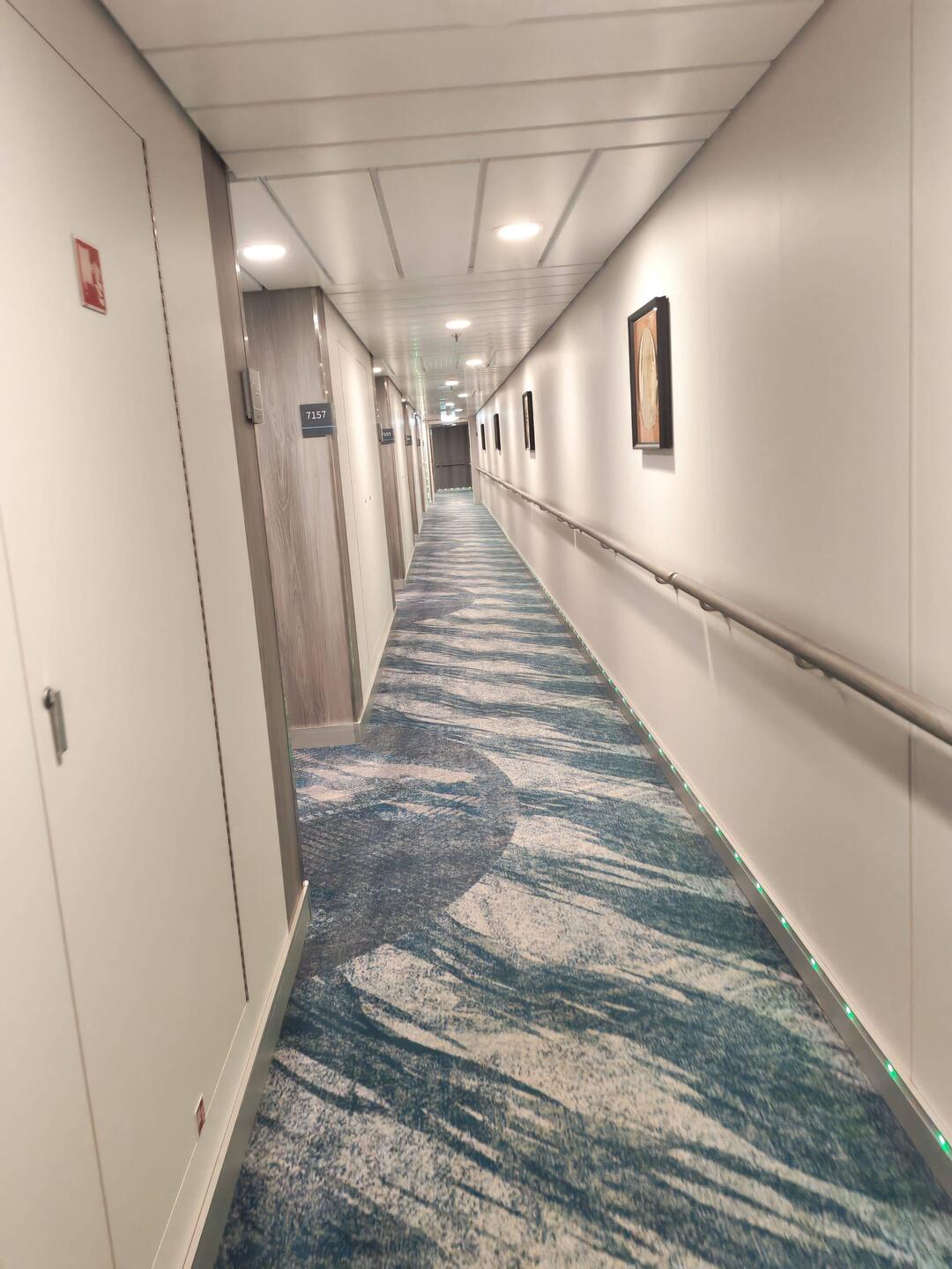 Die langen Flure entlang.....