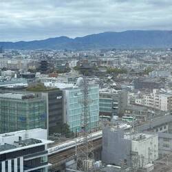 unten sieht man den Shinkansen wegfahren!