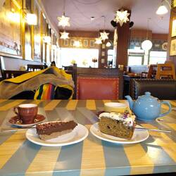 Vegan cake at last 🥳 Raspberry chocolate torte and carrot cake at Orso Lounge