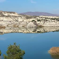 Wo hört der echte Fels auf, wo beginnt die Spiegelung