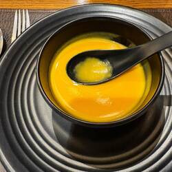 Pumpkin soup with cinnamon