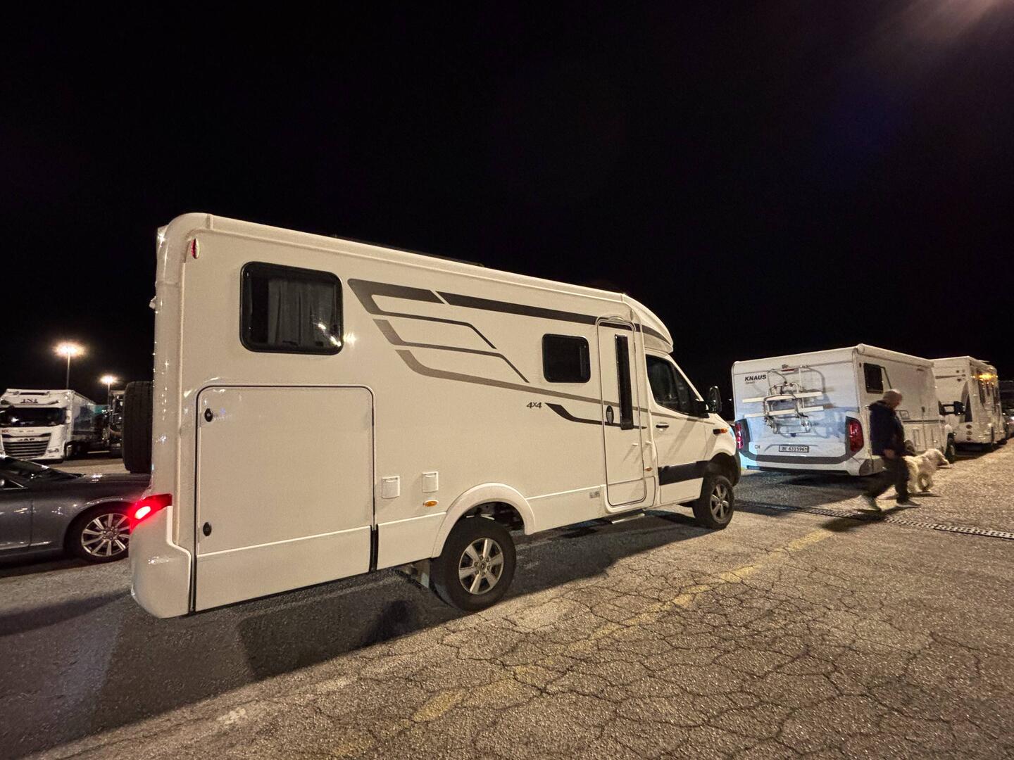In coda per il traghetto a Igoumenitsa