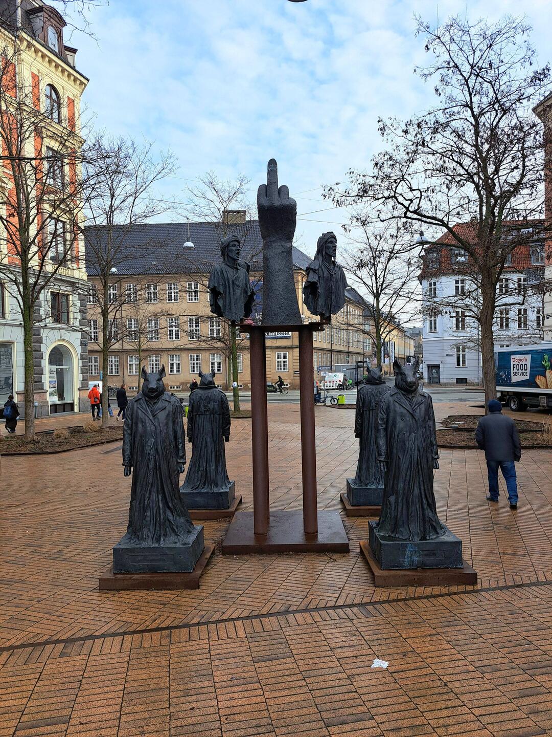 Wer sagt, dass Skulpturen immer schön sein müssen...