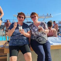 Eiskaffee am Pool...