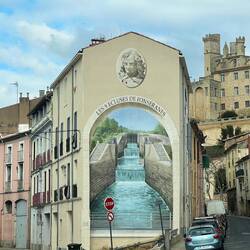 Wandmalerei in Beziers von der 9-stufigen Schleusentreppe