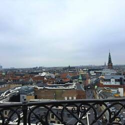 Im Hintergrund die Müllverbrennungsanlage