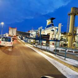 Einfahrt auf die Fähre ⛴️