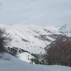 Die Skitour führt zur Lomisa Kirche. Auf dem Kamm gelegen und sehr bekannt. Siehe separaten Link.