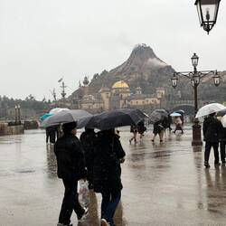 From Mediterranean Harbor towards Mysterious Island