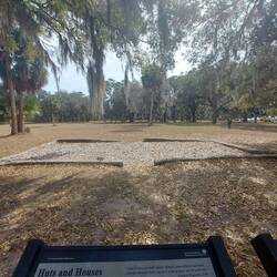 Nur noch Grundmauern vorhanden.