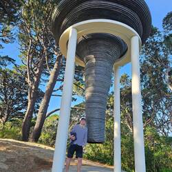 Listening and Viewing Device“ von Andrew Drummond