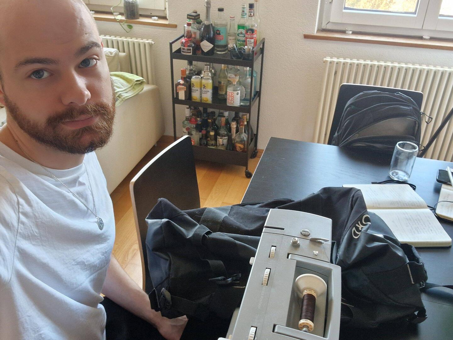 Ha no müesse mini Täschä flickä und natürlech drbi no gd dNadle vor Näihmaschine vor Lü gschrottet🫠