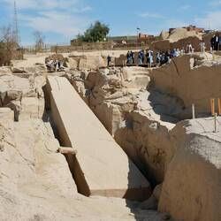 Der unvollendete Obelisk