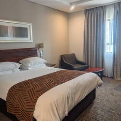 So we found the cheapest day room of the airport hotels: we later remembered that we stayed here b4!