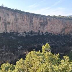 ...mit einem spektakulären Canyon