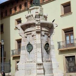 Zwischen durch immer wieder Denkmäler